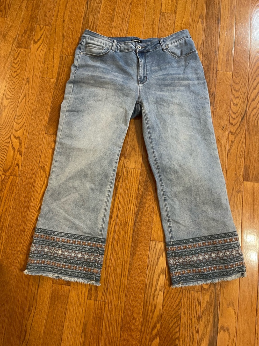 Embroidered Hem Light Blue Cropped Jeans